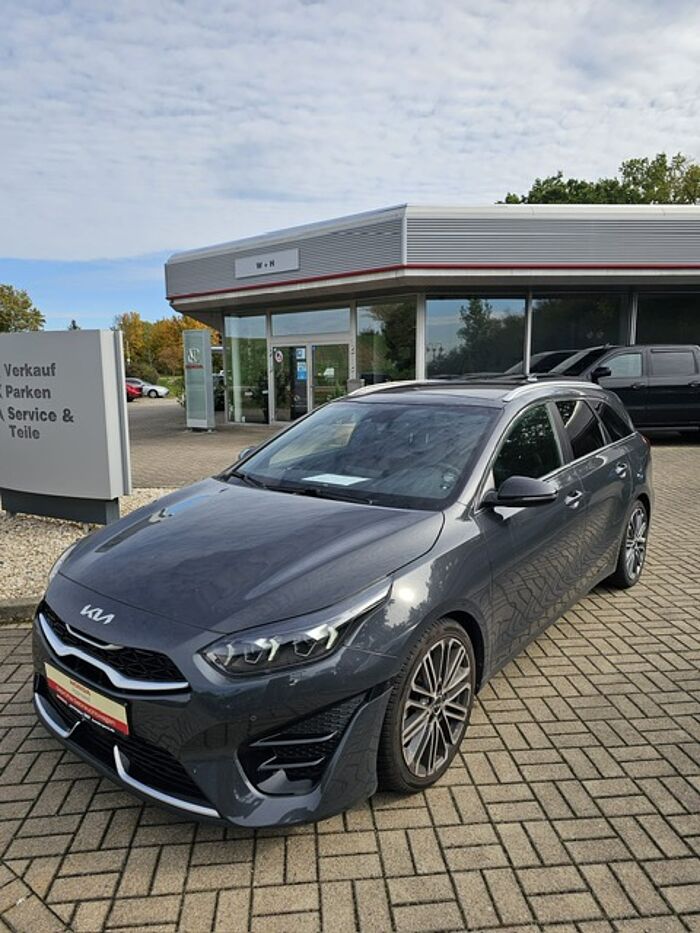 Kia Ceed SW 1.5 T-GDI DCT7 OPF GT Line