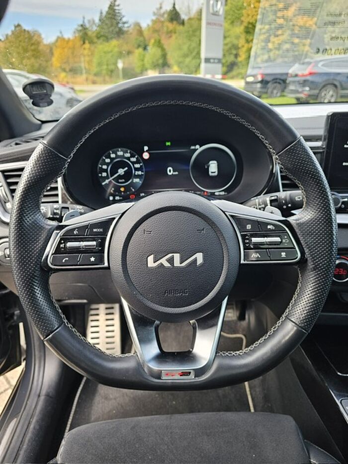 Kia Ceed SW 1.5 T-GDI DCT7 OPF GT Line