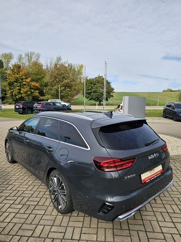 Kia Ceed SW 1.5 T-GDI DCT7 OPF GT Line