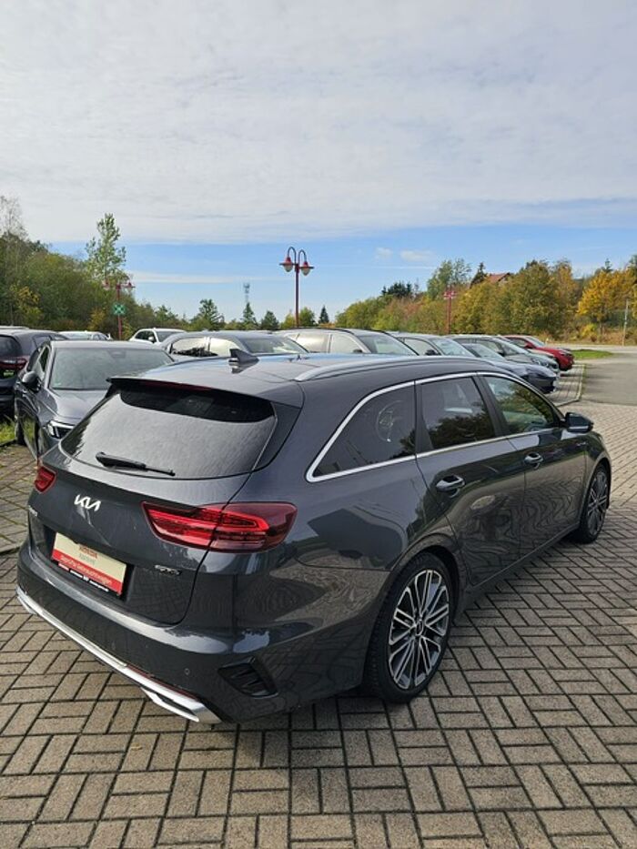Kia Ceed SW 1.5 T-GDI DCT7 OPF GT Line