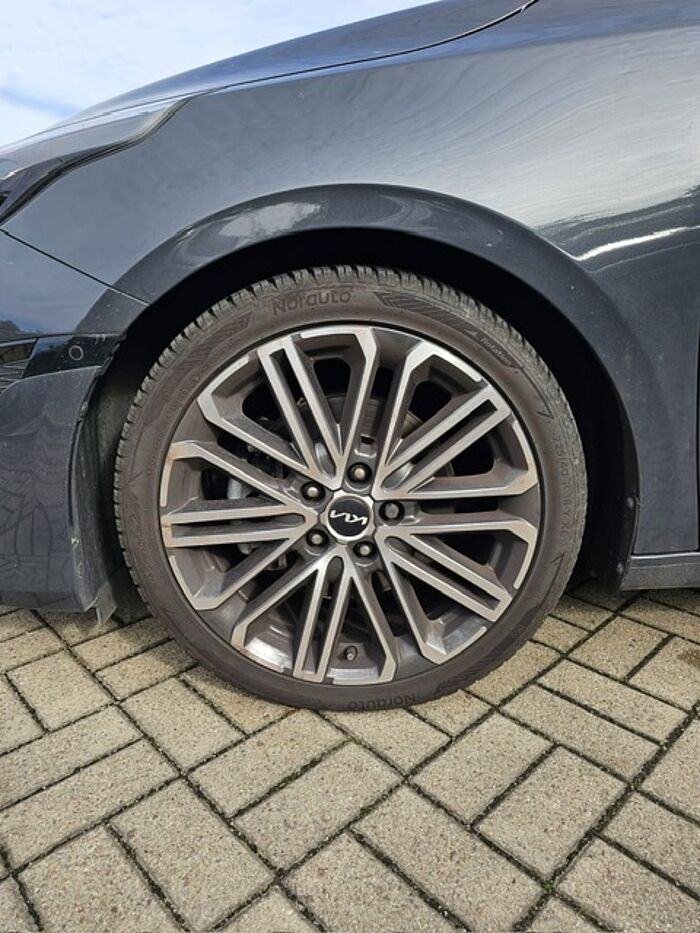 Kia Ceed SW 1.5 T-GDI DCT7 OPF GT Line