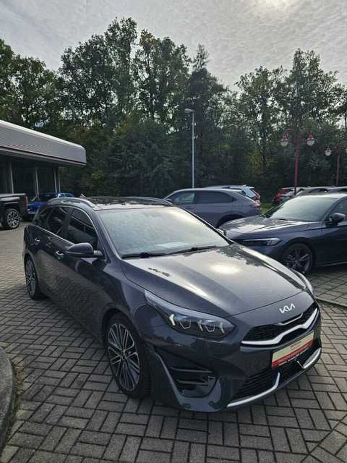 Kia Ceed SW 1.5 T-GDI DCT7 OPF GT Line