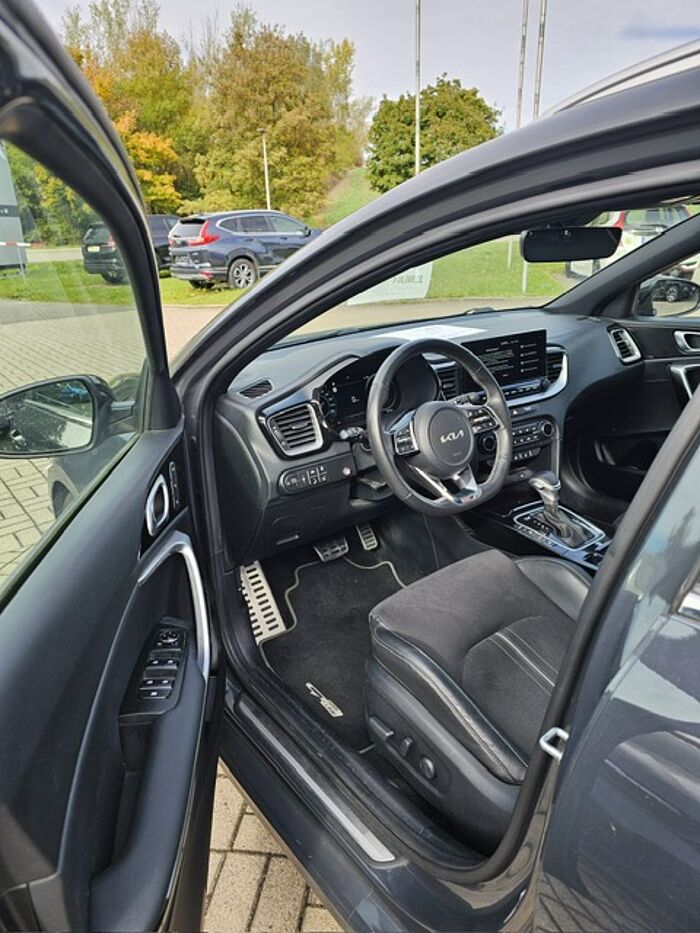 Kia Ceed SW 1.5 T-GDI DCT7 OPF GT Line