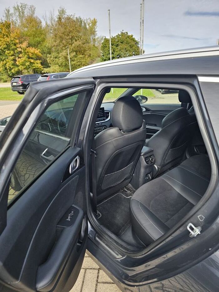 Kia Ceed SW 1.5 T-GDI DCT7 OPF GT Line