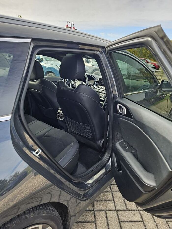 Kia Ceed SW 1.5 T-GDI DCT7 OPF GT Line