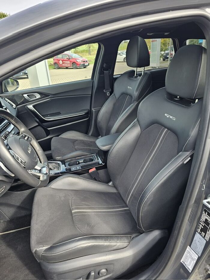 Kia Ceed SW 1.5 T-GDI DCT7 OPF GT Line